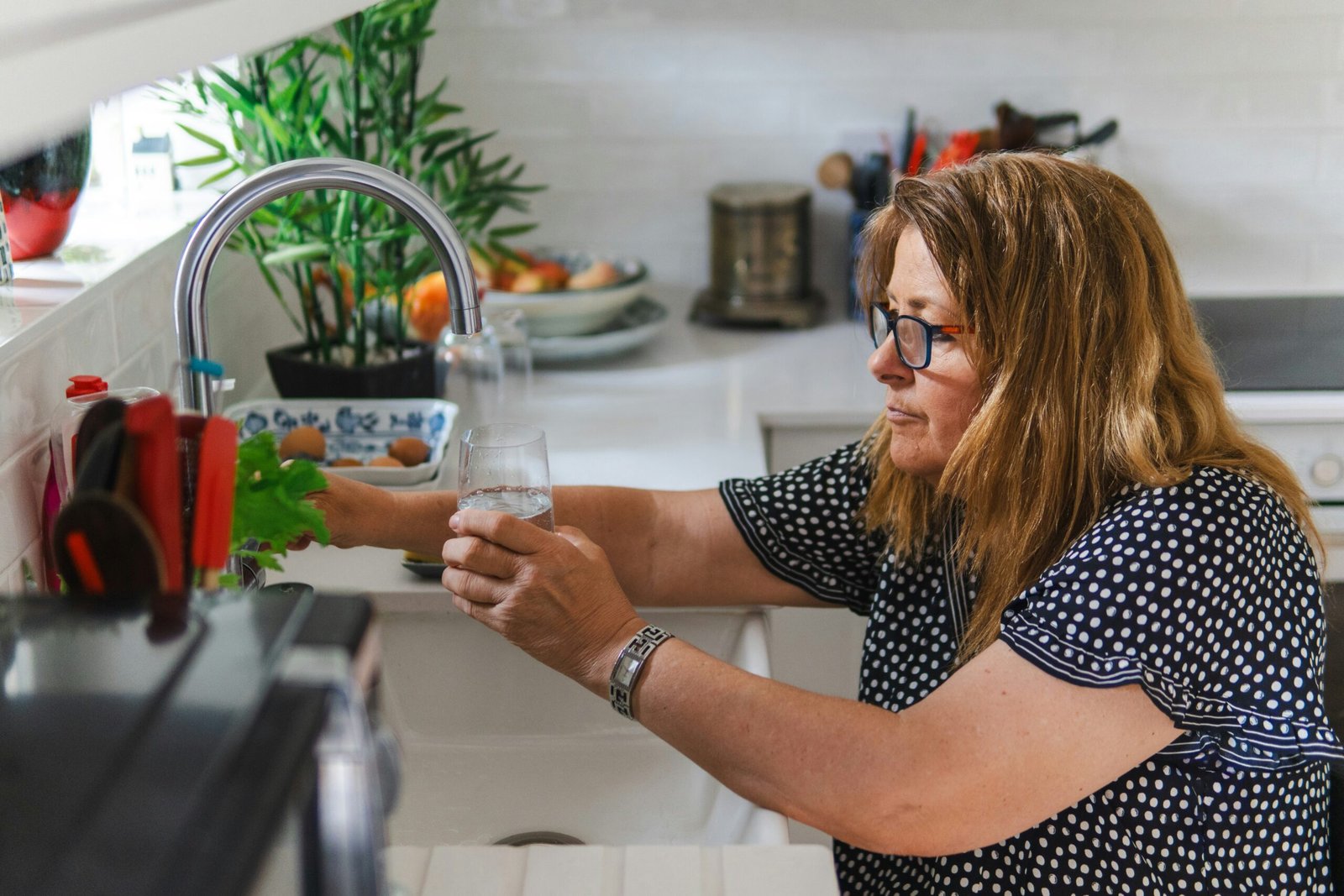 Hoeveel moet je drinken na je 50e? Zo houd je je vochtbalans op peil
